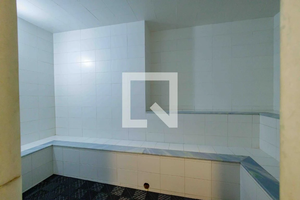 Rental apartment with 4 bedrooms and a glassed-in balcony — photo 78