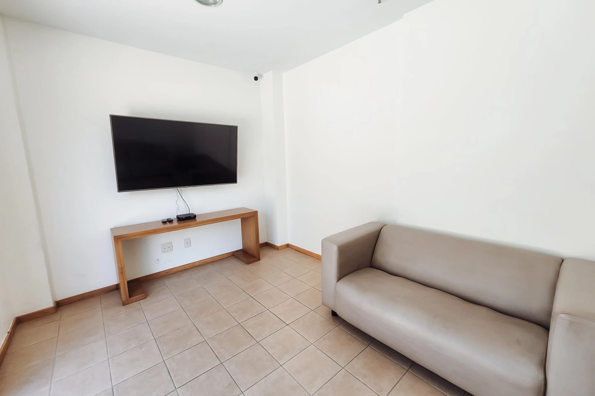 3-bedroom apartment with an ensuite suite and 2 parking — photo 6