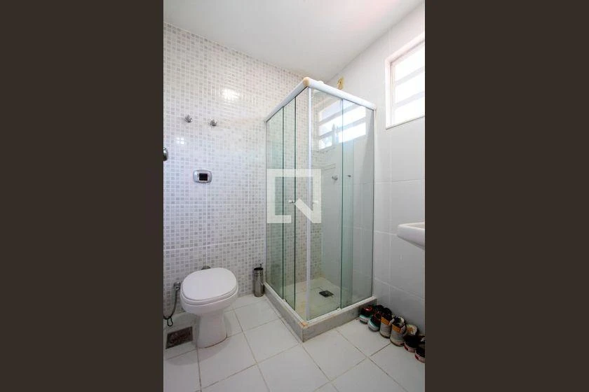 Casa mobiliada com 4 quartos e cozinha em conceito aberto — photo 27