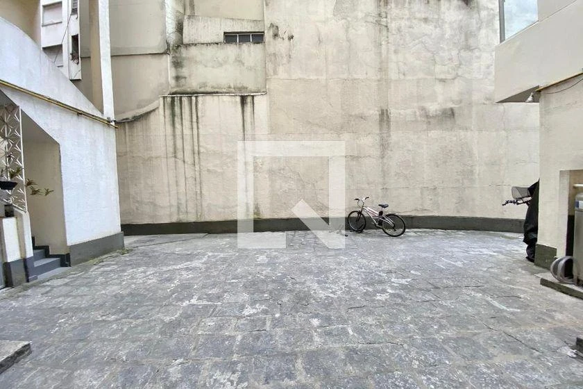 Departamento de 2 dormitorios con balcón cerrado con vidrio — photo 32