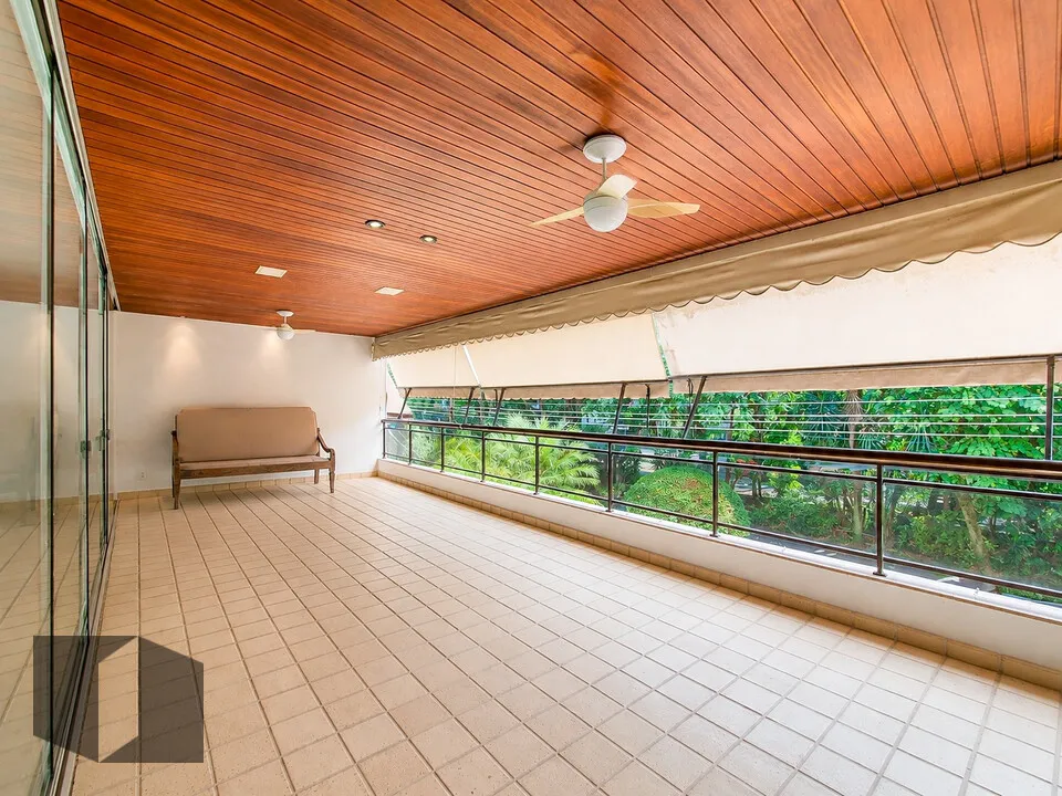 Apartment with air conditioning and 4 bedrooms — photo 20