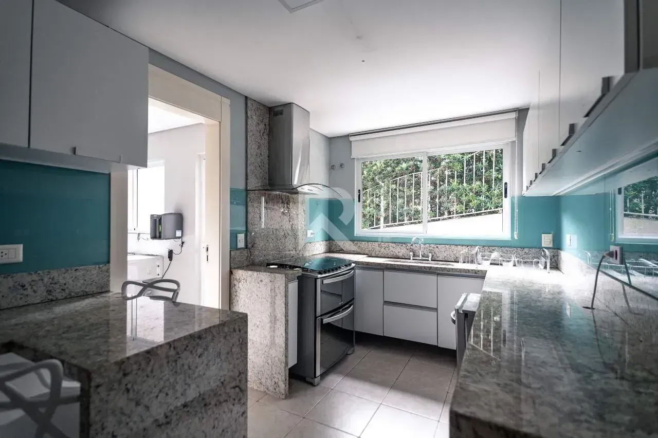 Casa con 4 suites y balcón con parrilla, 464 m² — photo 19