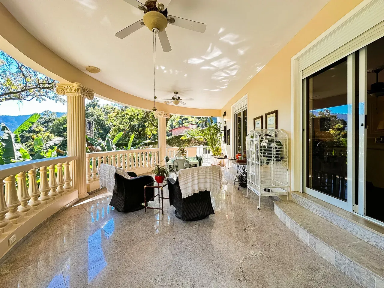 Furnished house with 4 bedrooms and 2993 m², 3 en-suites — photo 6