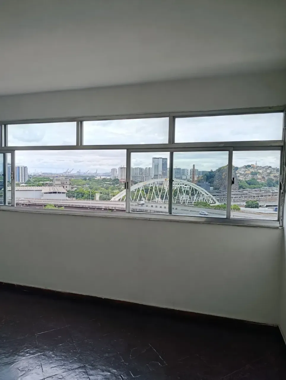 Unfurnished 3-bedroom apartment with 2 bathrooms