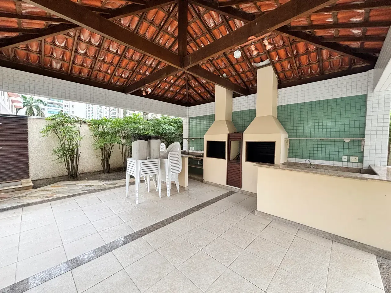 100 m² duplex apartment with 2 bedrooms and a balcony — photo 17