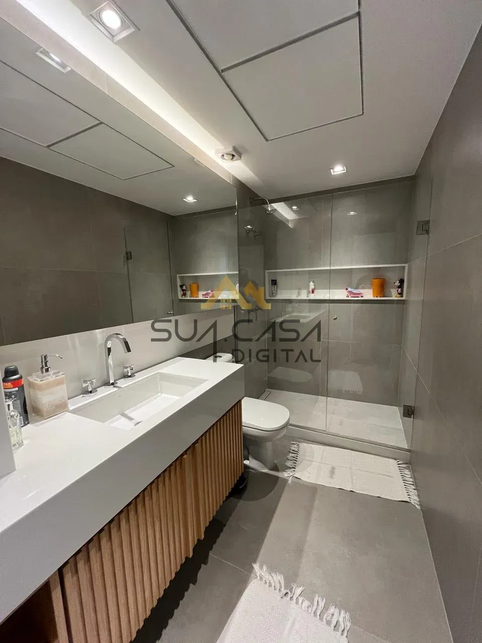 Furnished 3-bedroom apartment with 4 bathrooms and terrace — photo 15