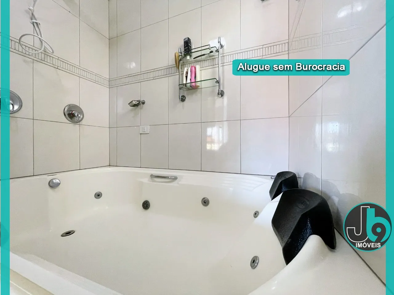 360 m² townhouse with 3 en-suite bedrooms and parking — photo 27