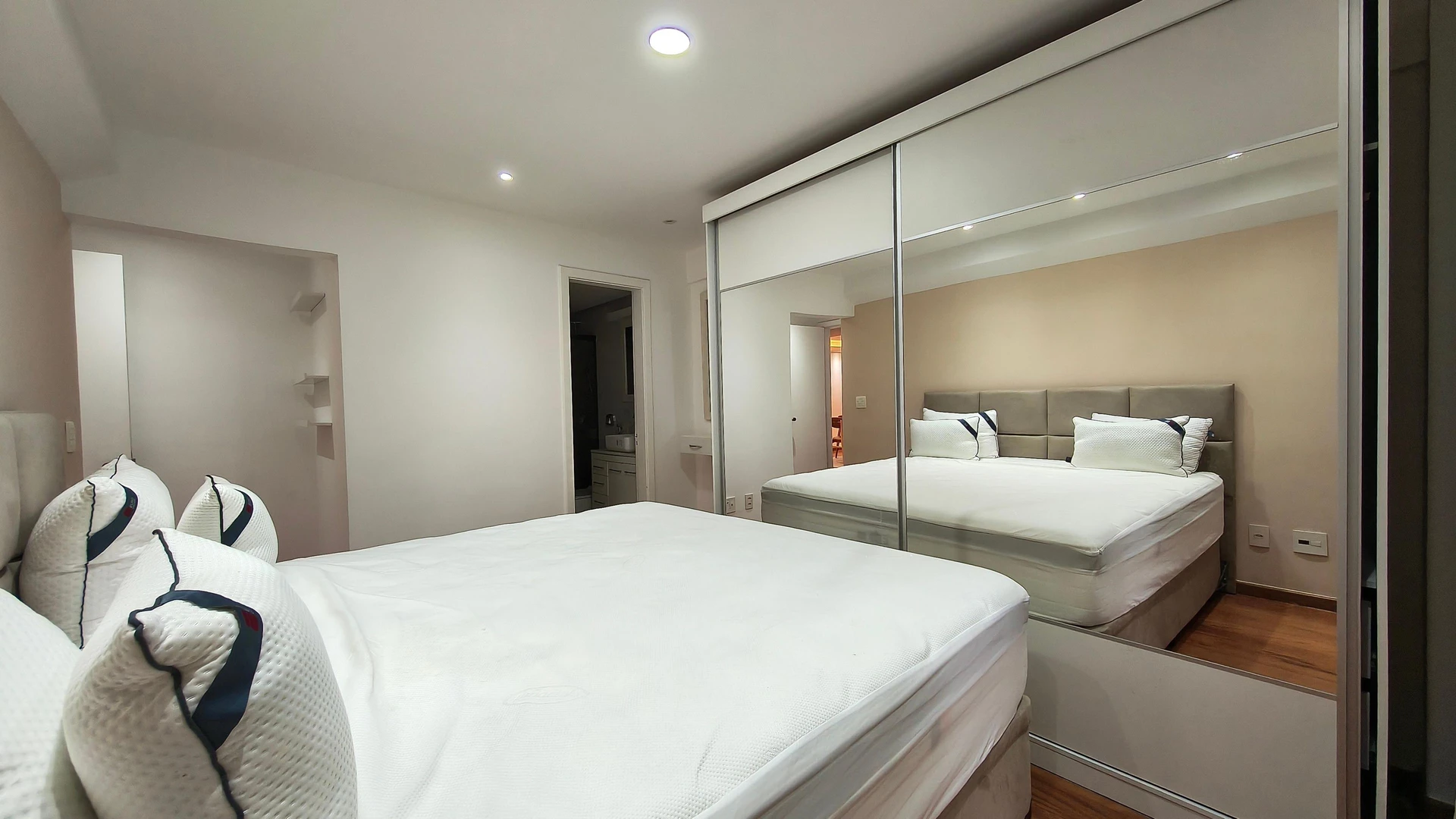 Washing machine in a 4-bedroom apartment, 205 m² — photo 11