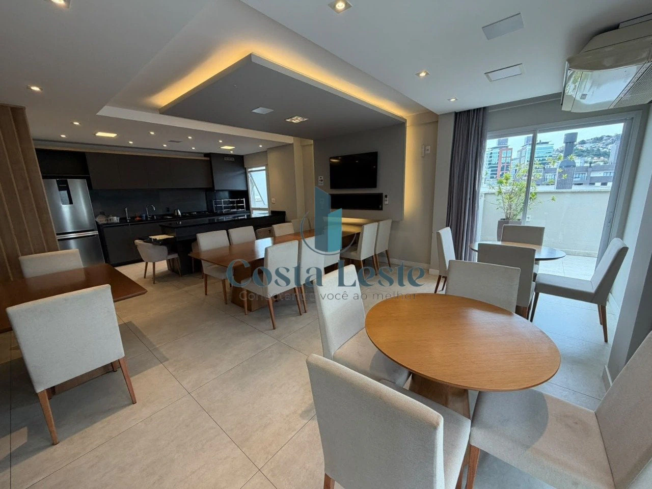 One-bedroom apartment with a washing machine — photo 12
