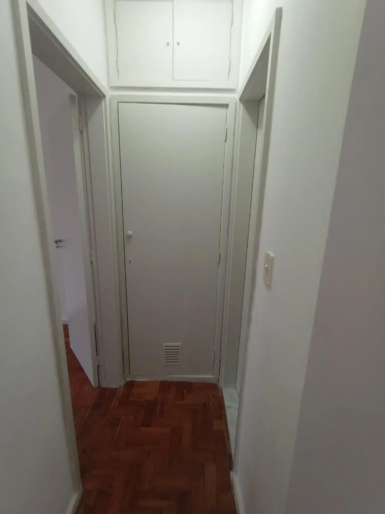 Wood or laminate floors in a one-bedroom apartment, 62 m² — photo 13