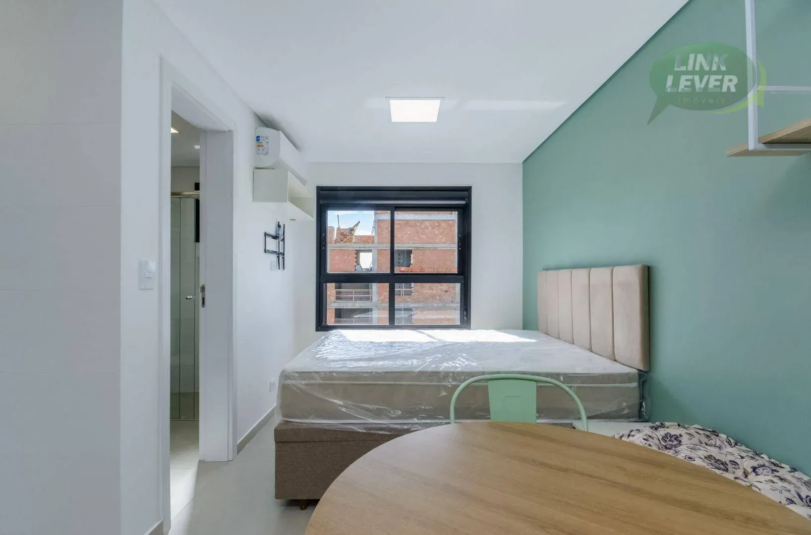 Furnished studio in a building with a coworking space — photo 14