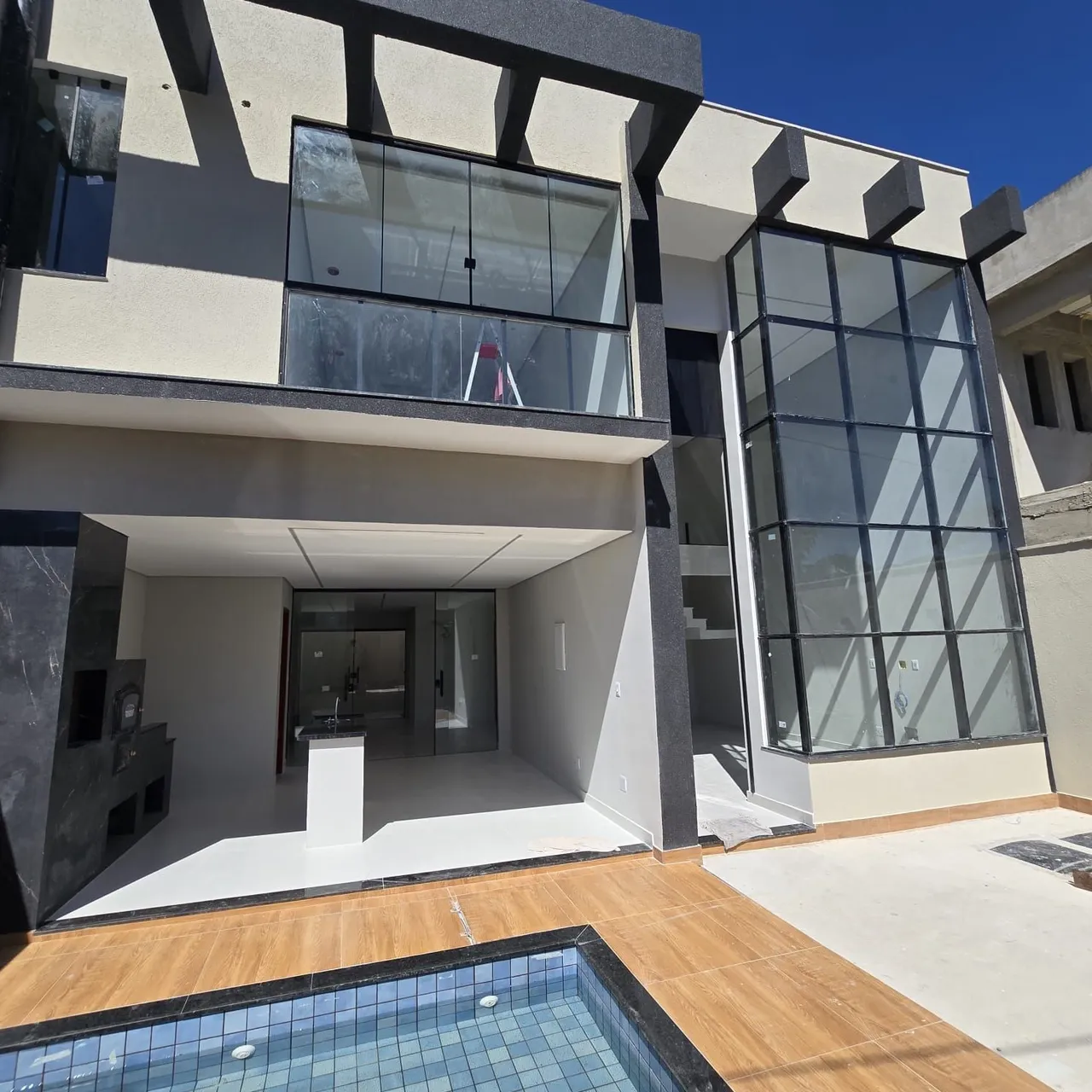 House, 220 m², with a grill on the balcony — photo 3