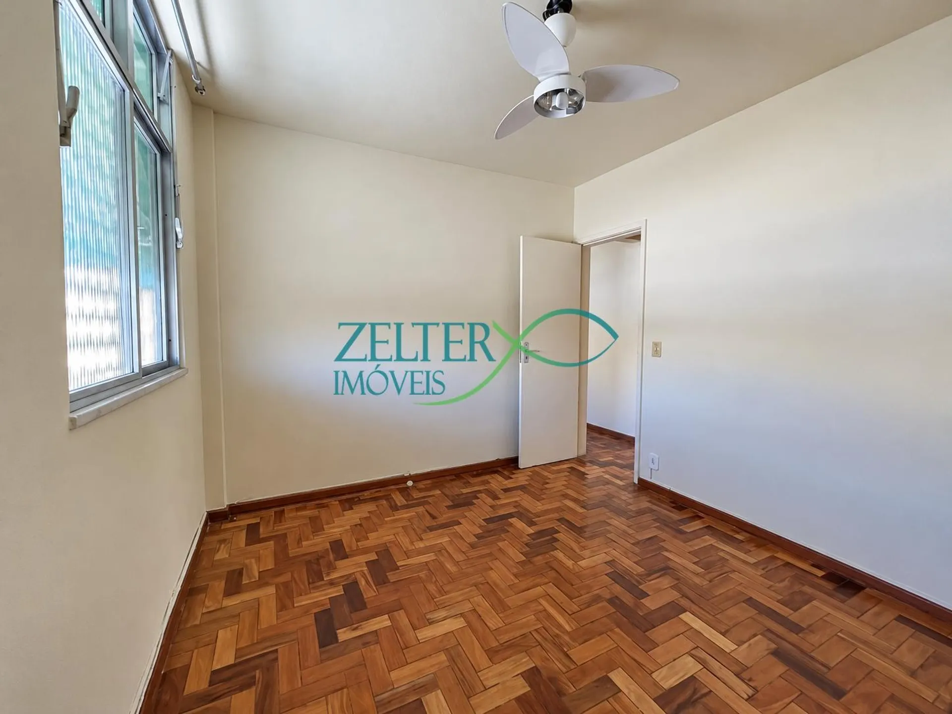 Apartment, 49 m², with wood or laminate floors — photo 12