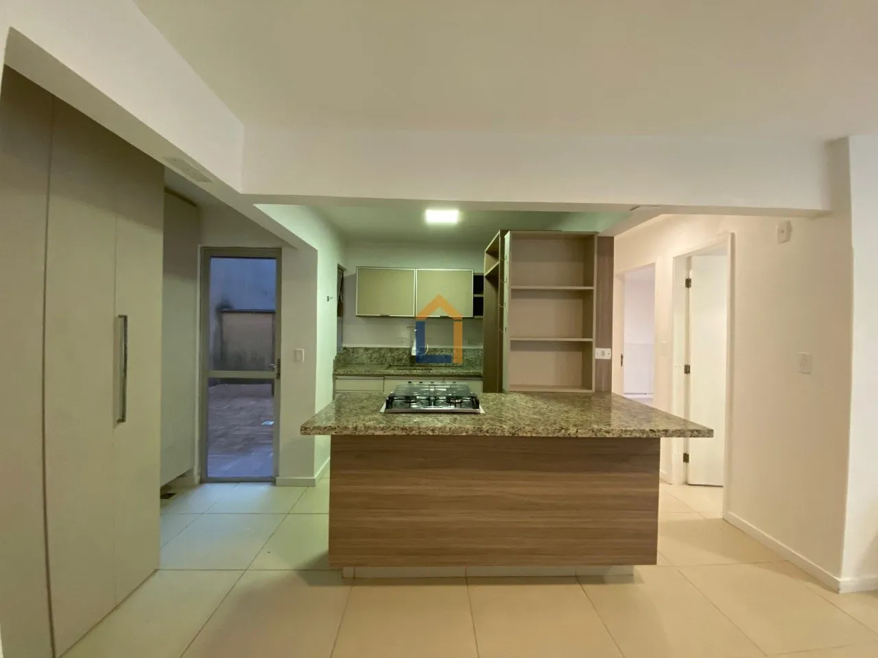 Ground-floor apartment with 2 bedrooms and integrated kitchen — photo 7