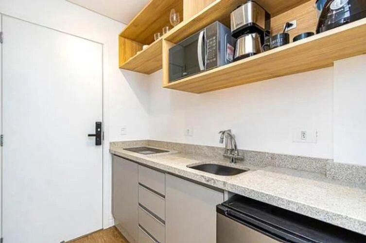 One-bedroom apartment in a building with a coworking space — photo 2