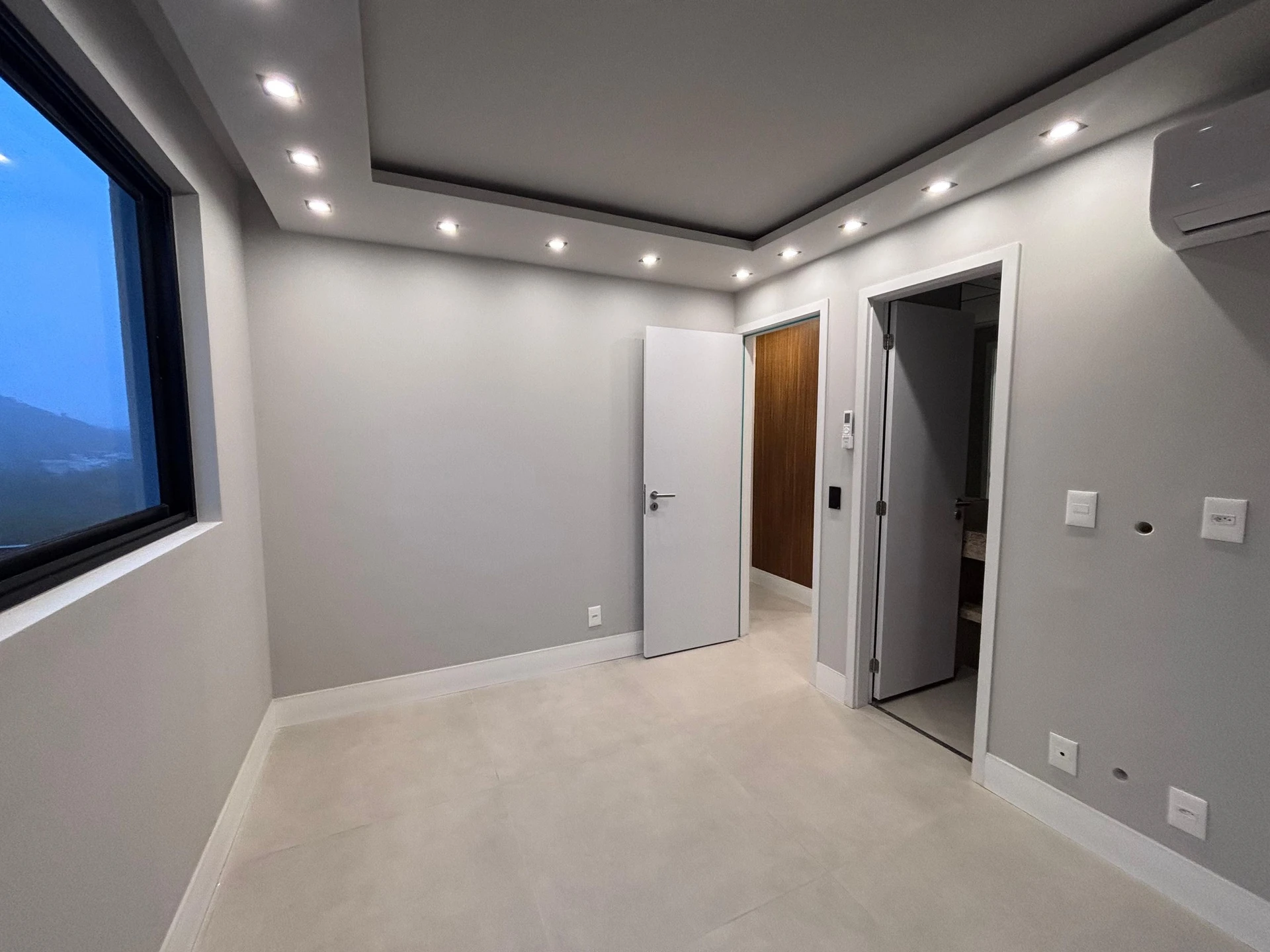 3-bedroom apartment with open-plan kitchen — photo 10