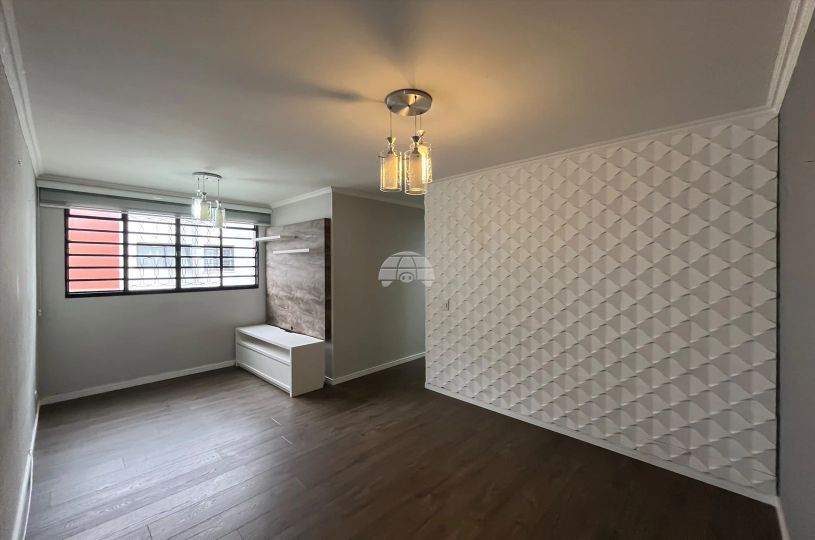 3-bedroom apartment with a washing machine