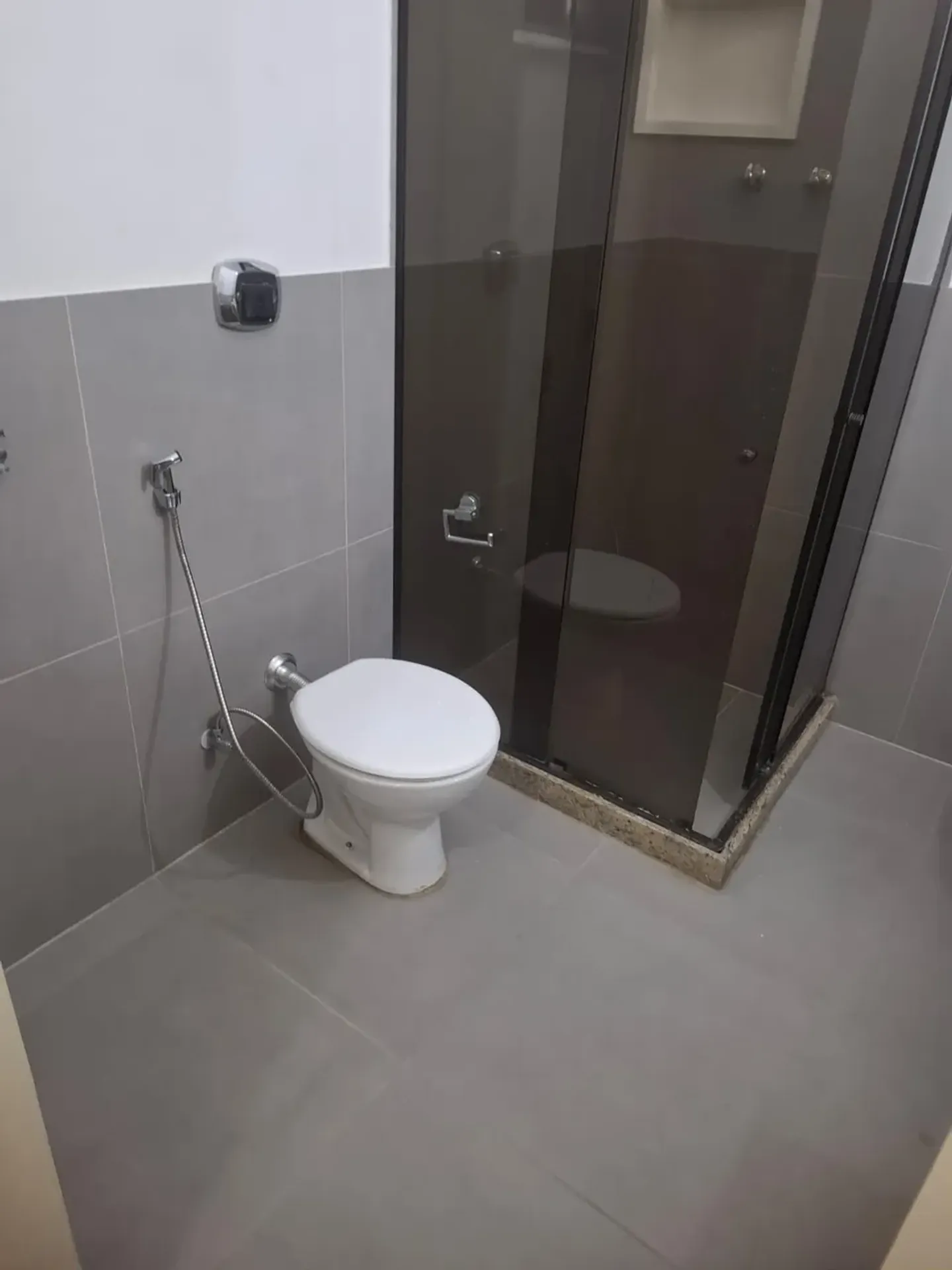 Apartment on the 5th floor with wood or laminate floors — photo 7