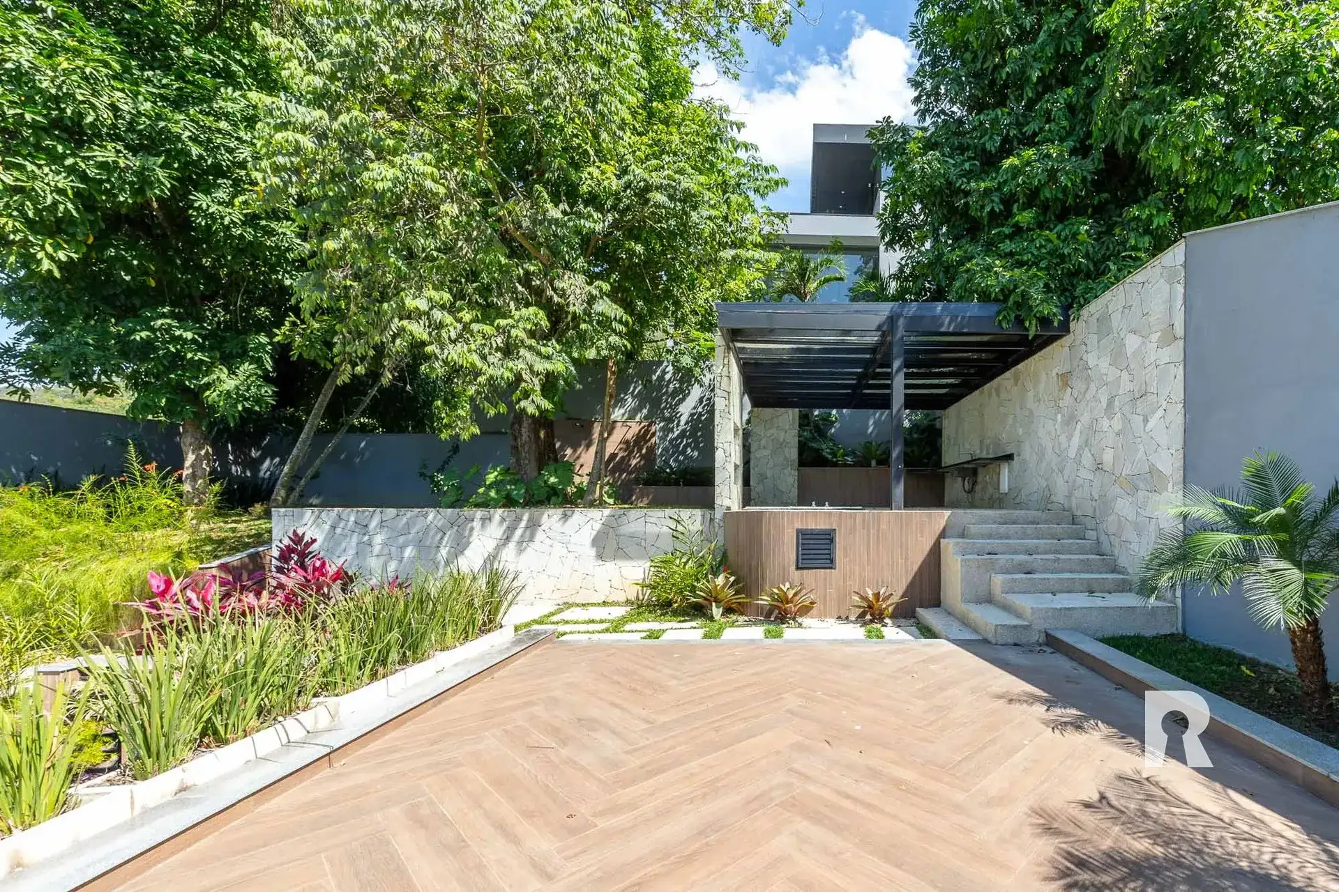 Casa moderna de 5 suítes com 7 banheiros e 2 vagas — photo 19