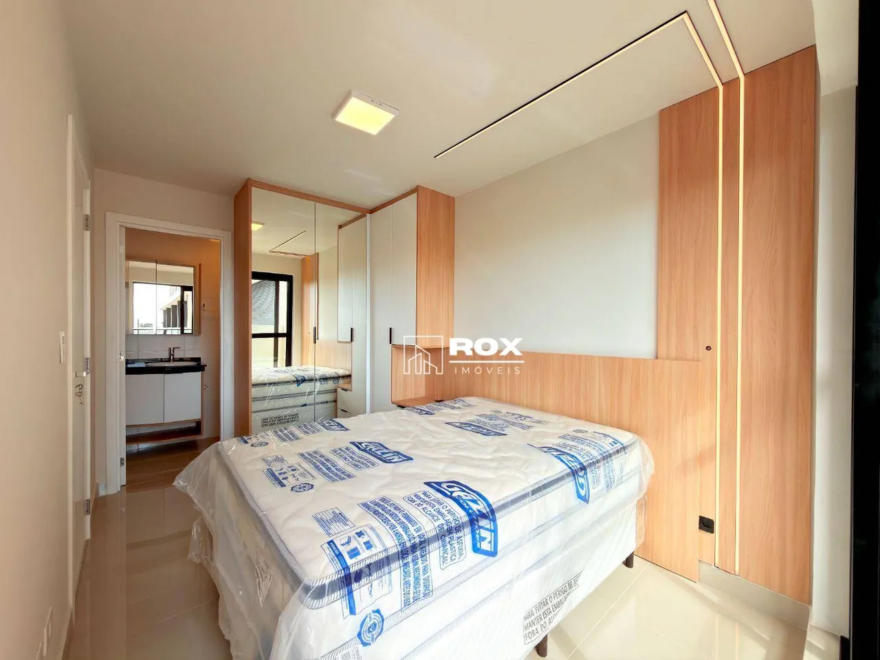 Furnished 1-bedroom apartment with a private BBQ — photo 12