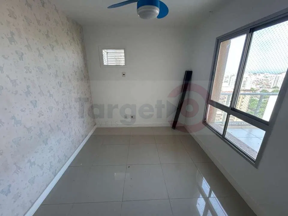 Apartamento de 3 quartos com janelas do piso ao teto — photo 8