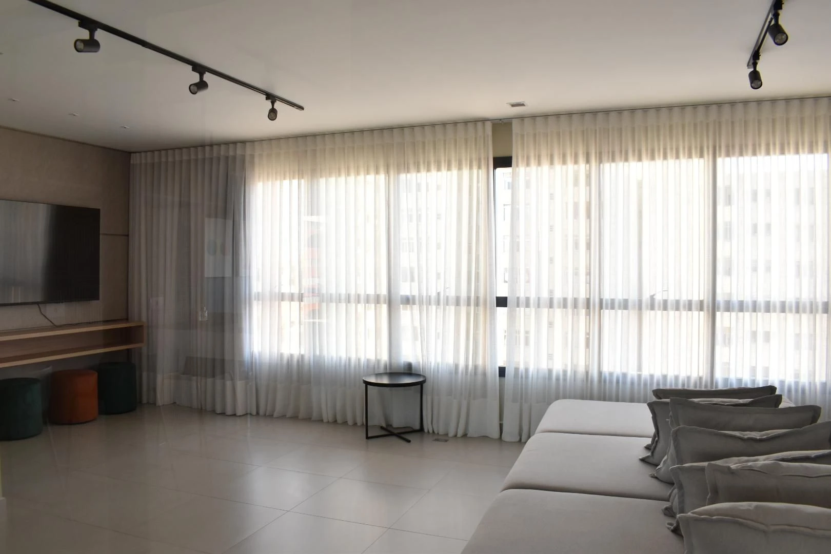 Студія 24 м² з пральною машиною та робочим місцем — photo 16