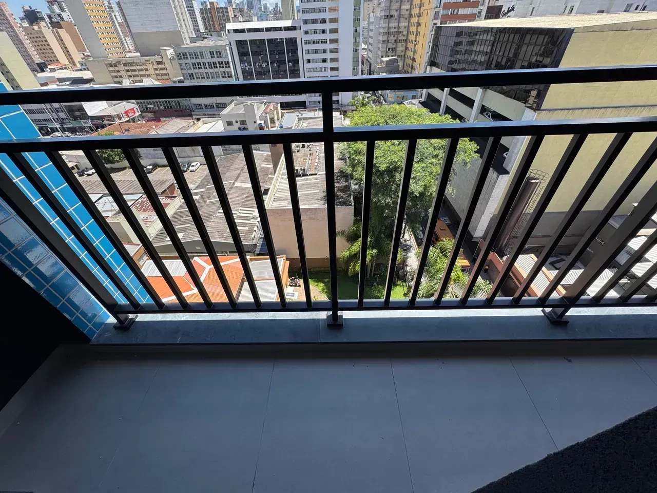 Furnished 1-bedroom apartment with a balcony — photo 12