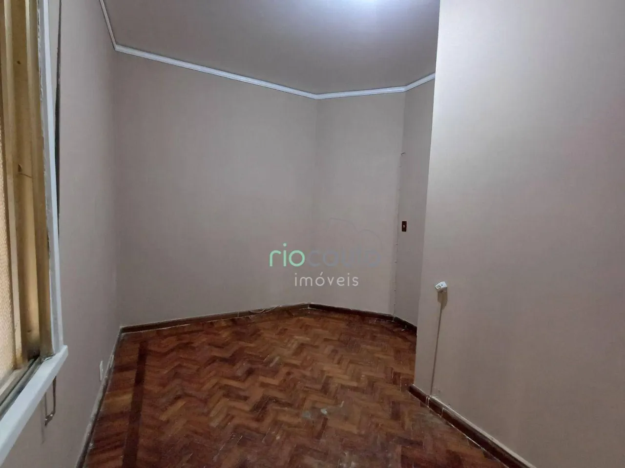 Apartamento com 3 dormitórios e piso de madeira — photo 20
