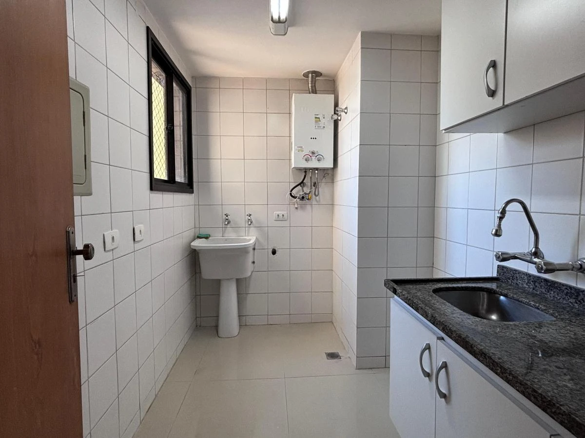 Apartamento de 2 quartos no 11º andar com sacada
