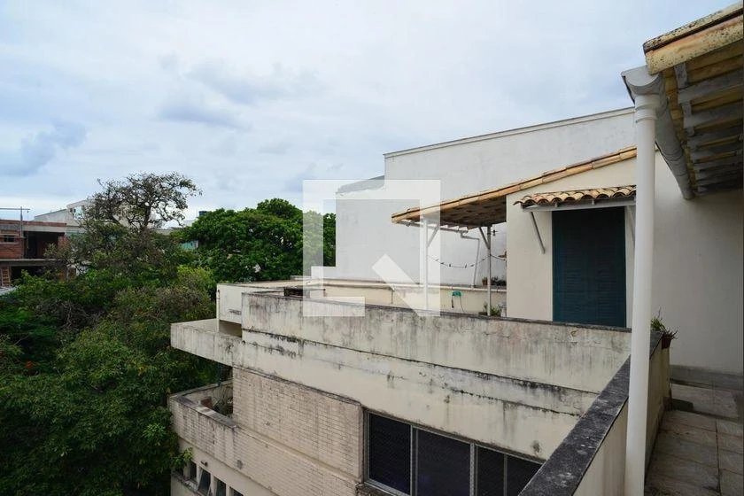 Unfurnished 6-bedroom apartment with 340 m² — photo 31