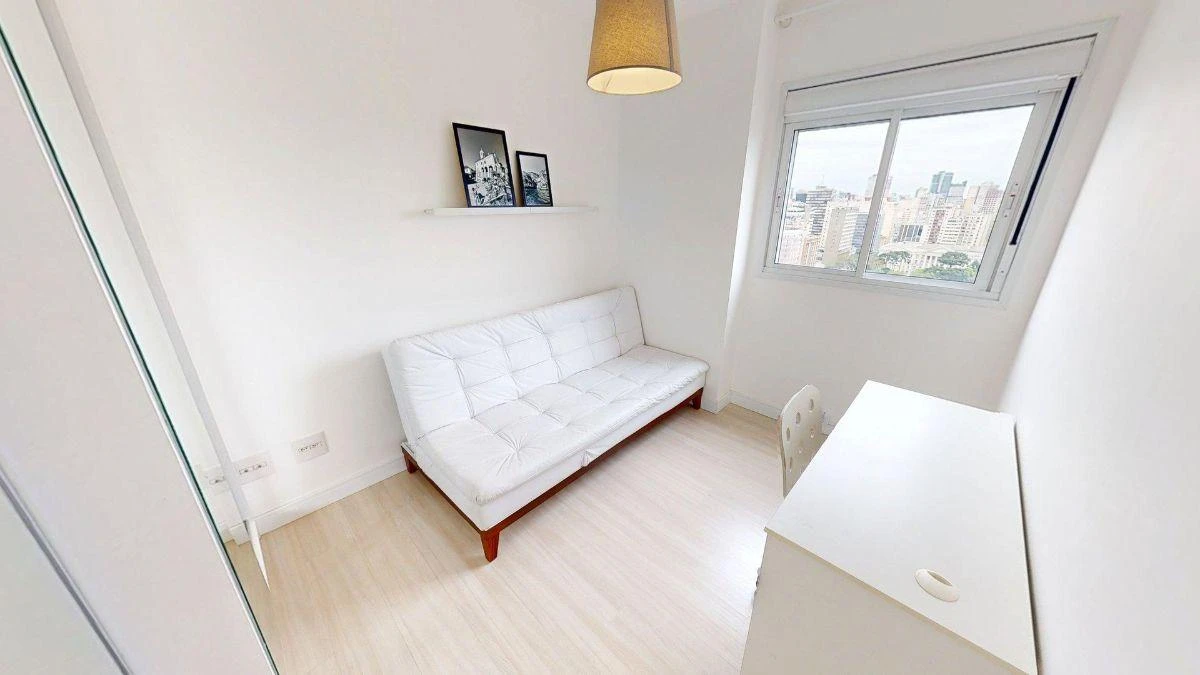 Furnished apartment, 95 m², with a glass-enclosed balcony — photo 35