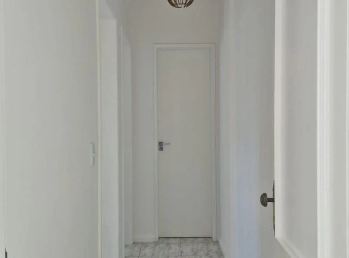 2-bedroom apartment with separate kitchen and gas stove — photo 7