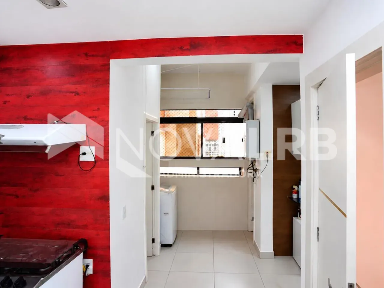 4-bedroom apartment with enclosed glass balcony — photo 70
