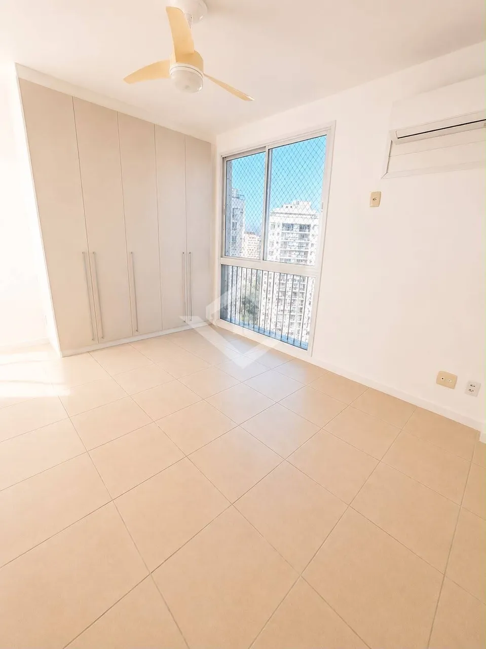 Apartment with 4 bedrooms and 5 bathrooms, 2 parking spots — photo 3