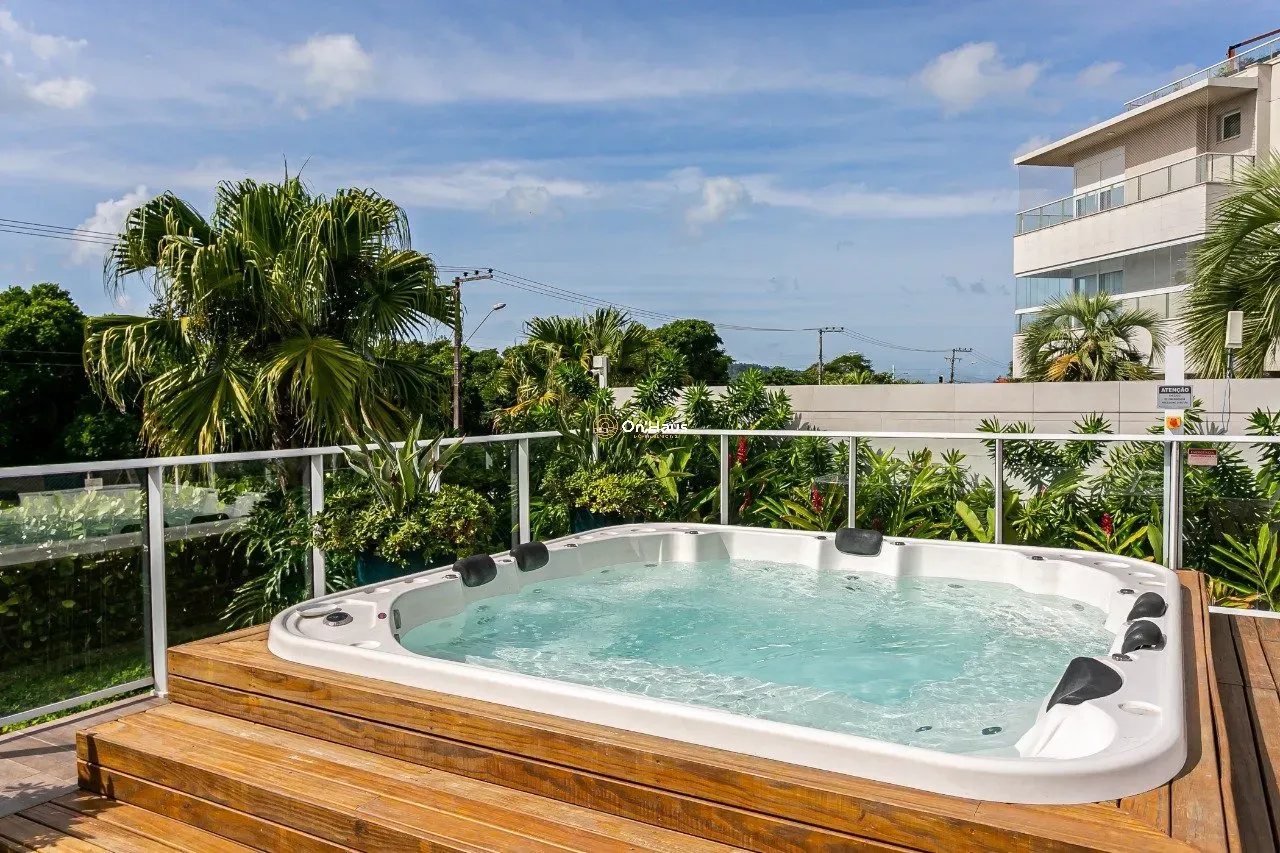 3-bedroom apartment in a building with a pool — photo 22