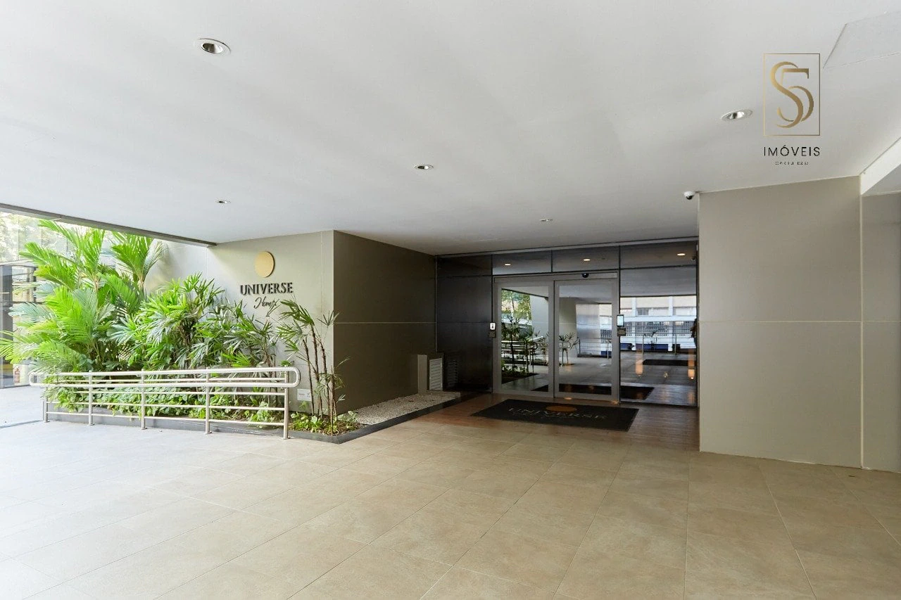 Floor-to-ceiling windows in a one-bedroom apartment, 140 m² — photo 27