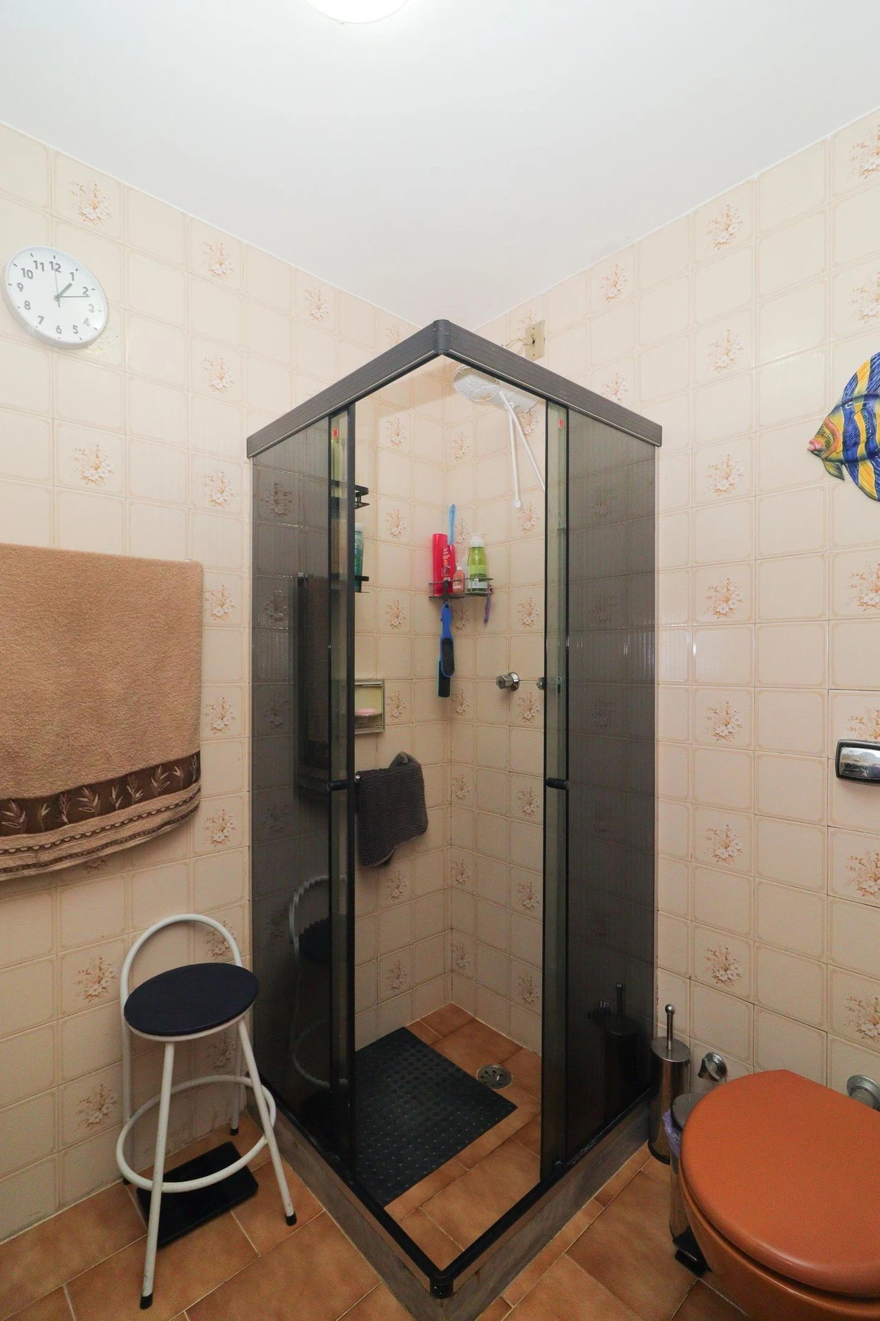 Furnished 3-bedroom apartment with balcony — photo 50