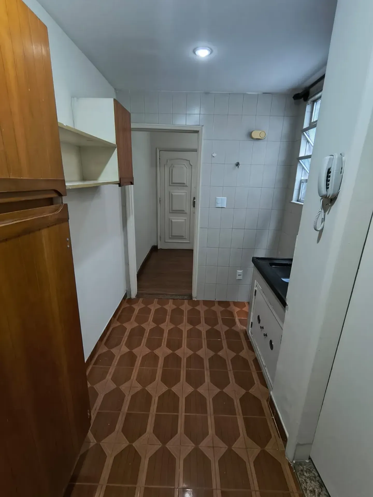 Дерев'яна підлога або ламінат та 1 спальня: квартира 32 м² — photo 10