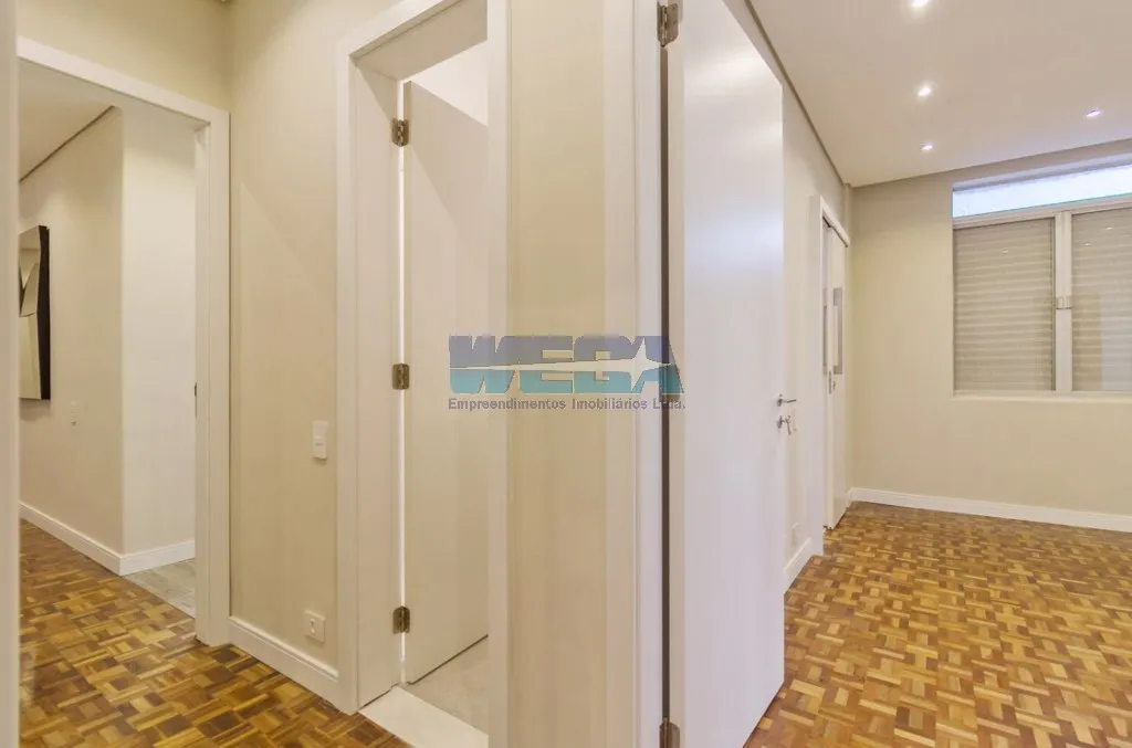 3-bedroom apartment with a walk-in closet — photo 36