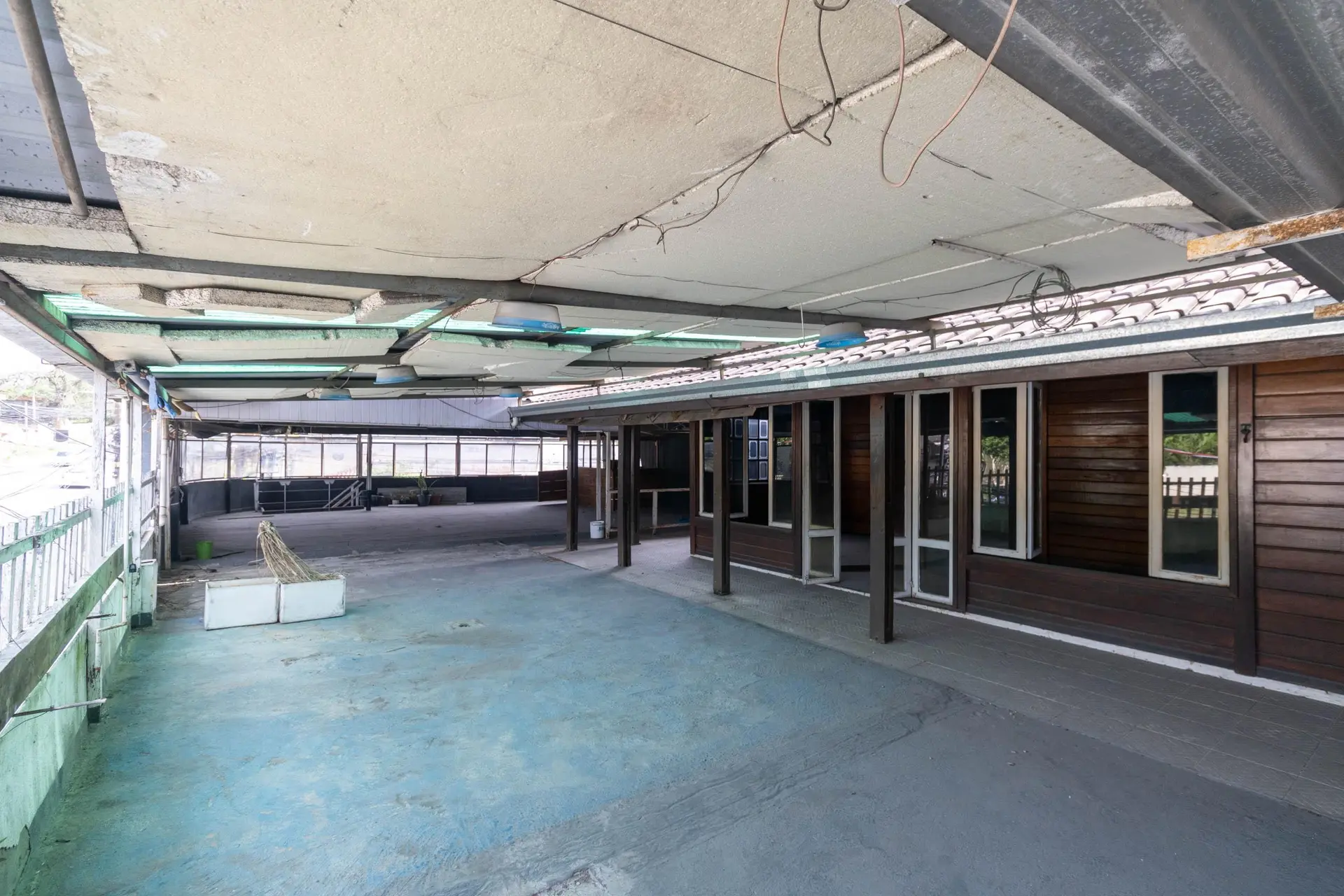 House with 2 bedrooms and a balcony — photo 11