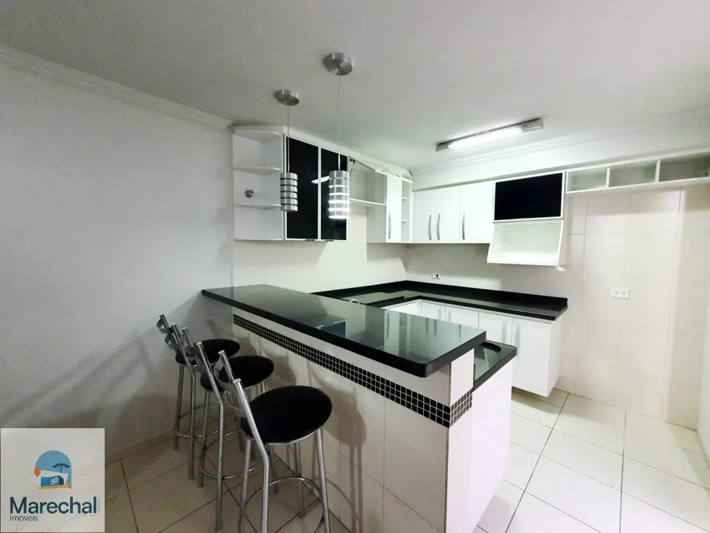 Condo townhouse with 3 bedrooms and a gas open-plan kitchen — photo 8