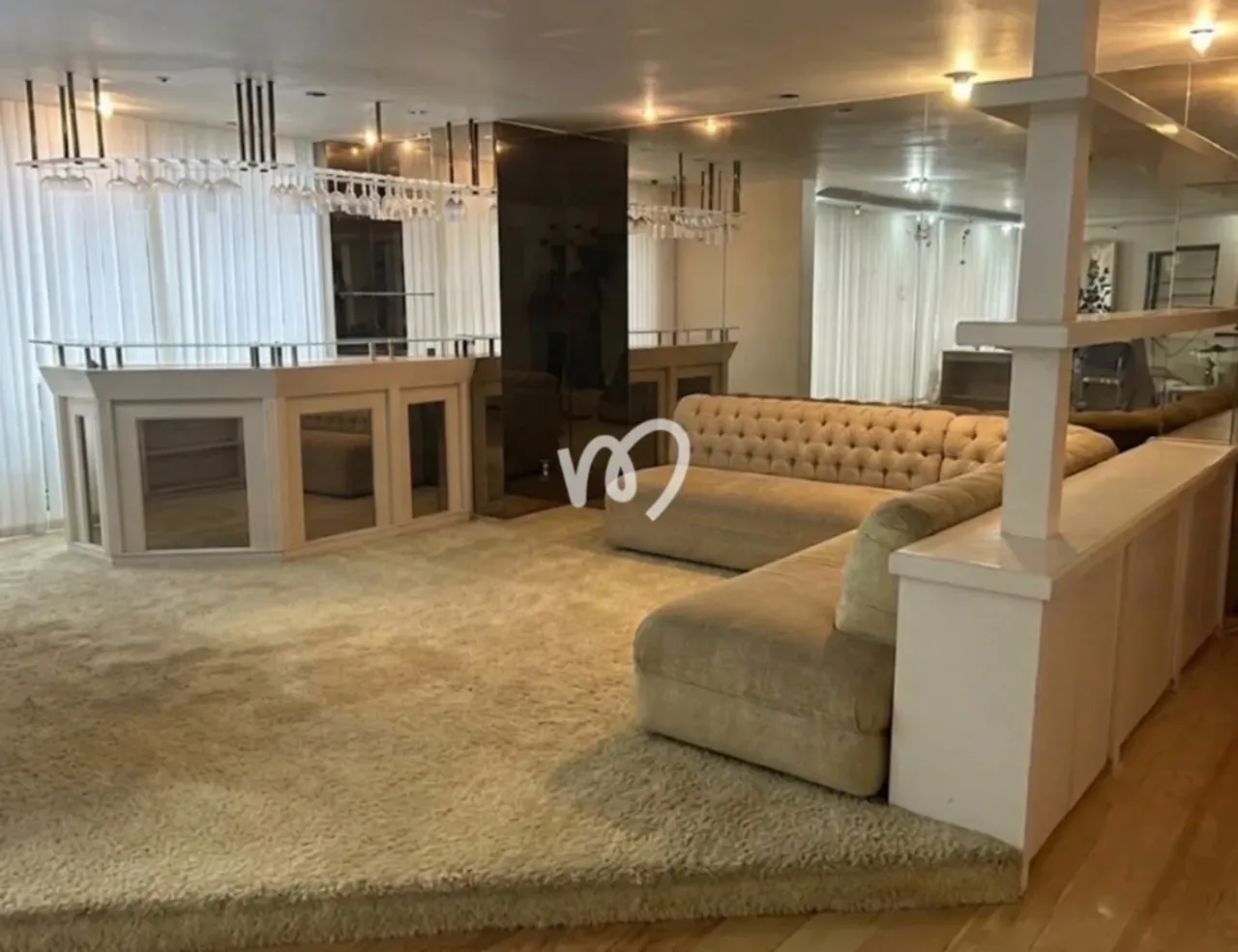 4-bedroom apartment with a washing machine — photo 12
