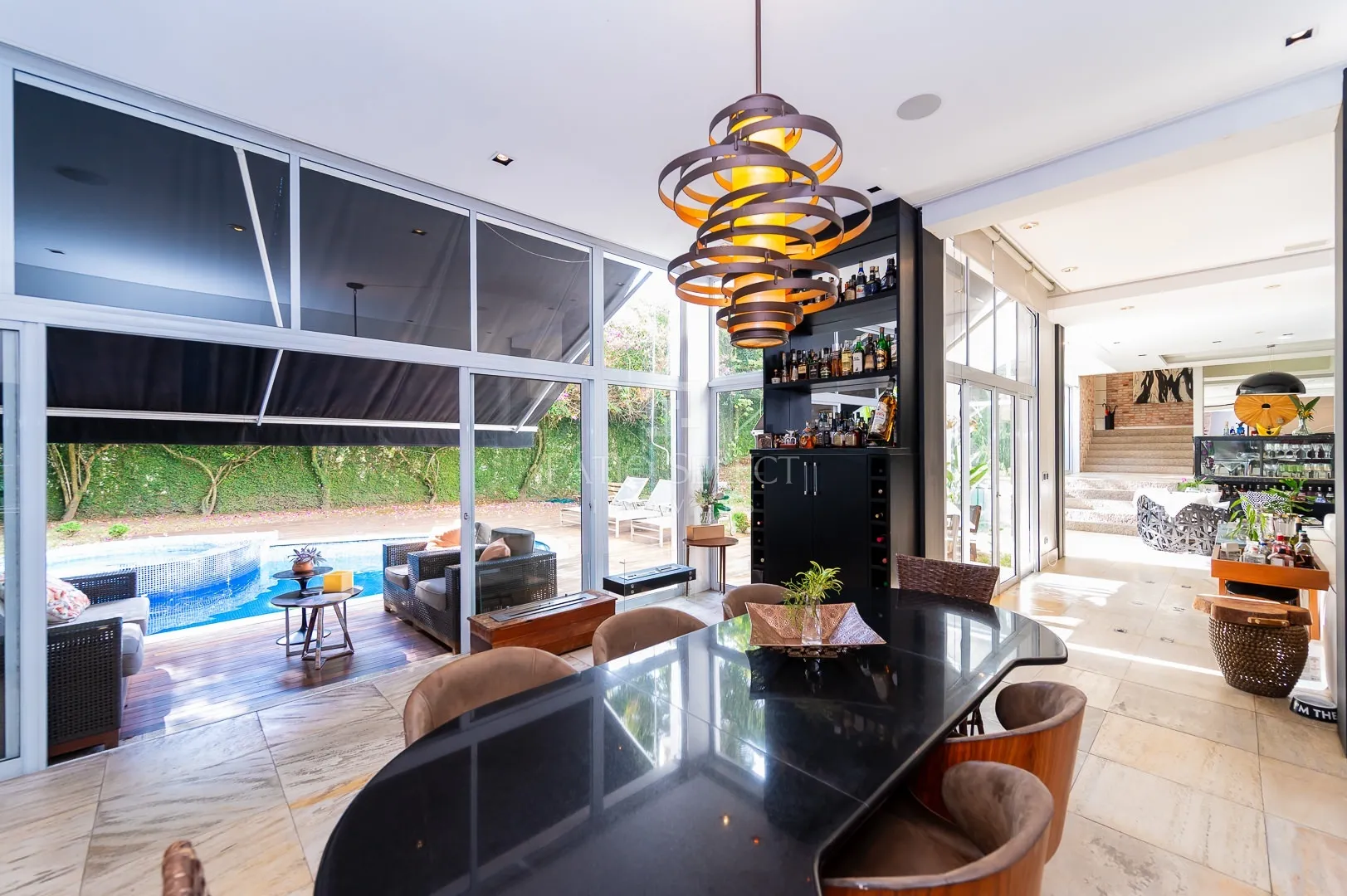 Floor-to-ceiling windows in a 6-bedroom house, 763 m² — photo 33
