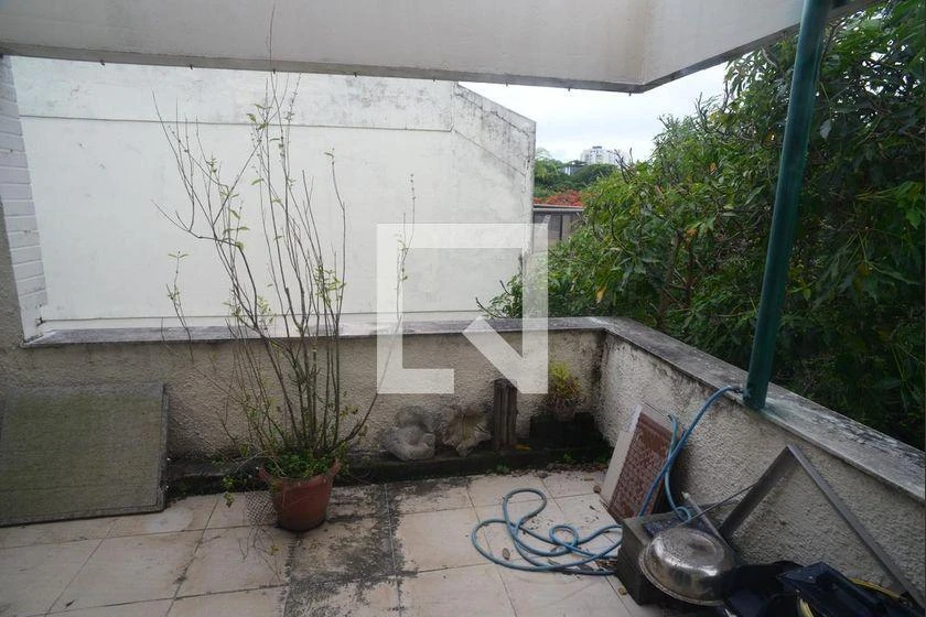 Unfurnished 6-bedroom apartment with 340 m² — photo 29