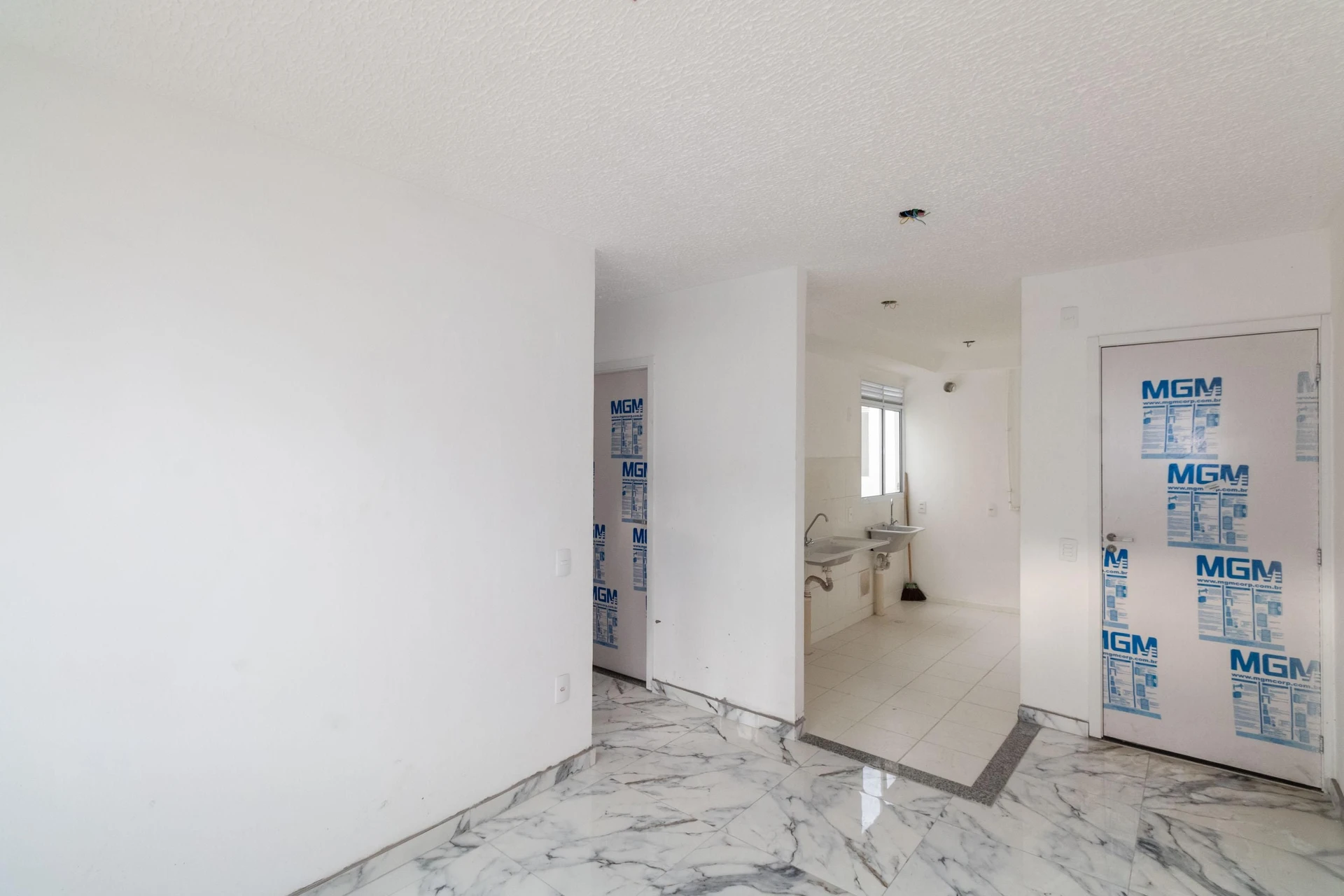 Unfurnished apartment with 2 bedrooms and 1 parking spot — photo 28