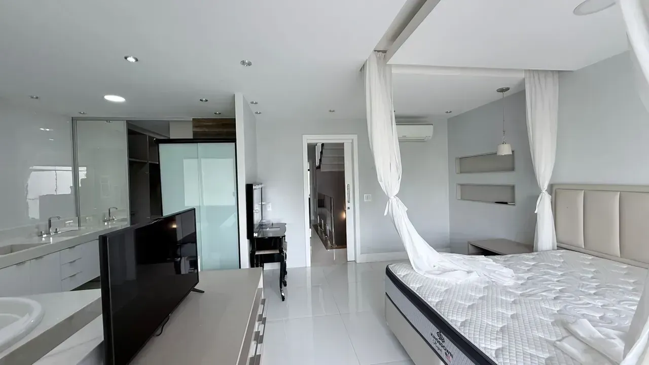Furnished house with 5 bedrooms and 5 bathrooms, 400 m² — photo 18
