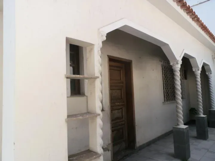 Unfurnished house with 4 bedrooms and 2 bathrooms — photo 3