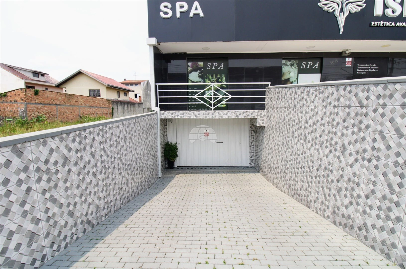 3-bedroom house with 260 m² and no parking included — photo 3
