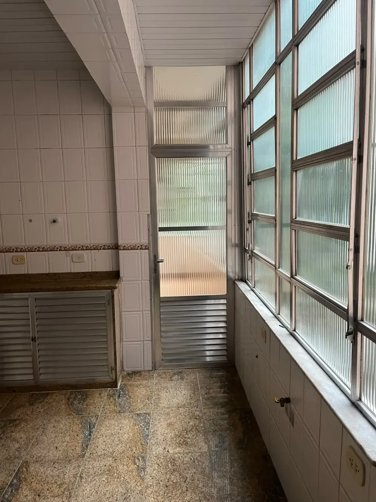 3-bedroom apartment, 1 with its own bathroom, 125 m² — photo 9