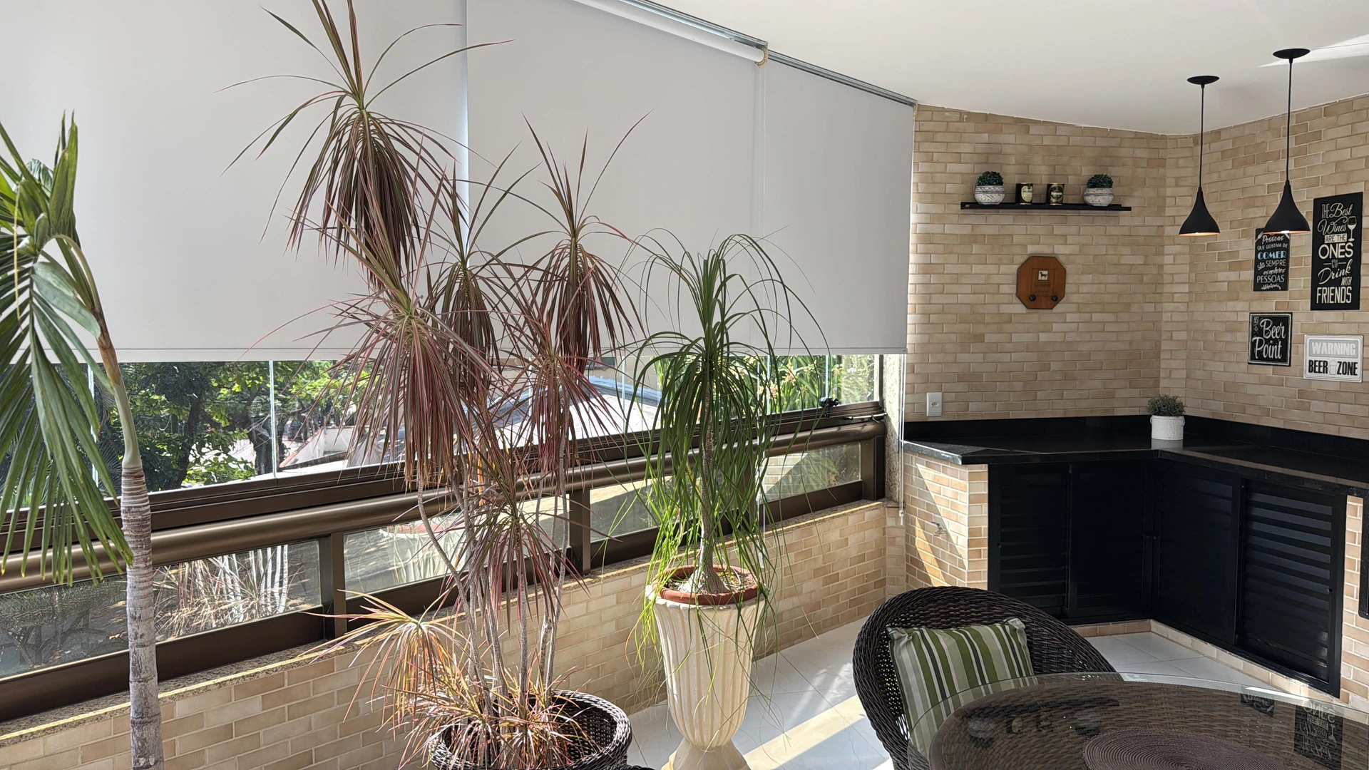 Unfurnished 3-bedroom apartment with a glassed balcony — photo 24